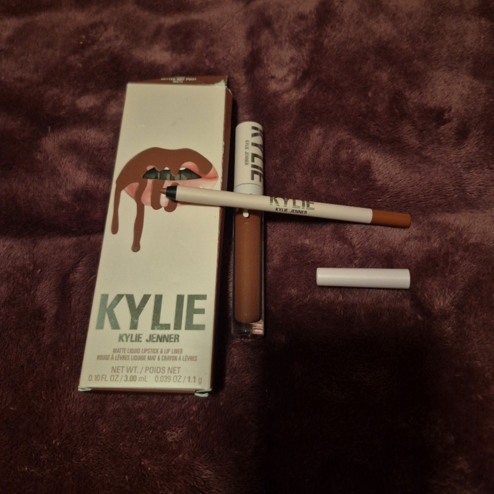 Kylie Jenner Matte Lip Kit 103 Better Not Pout